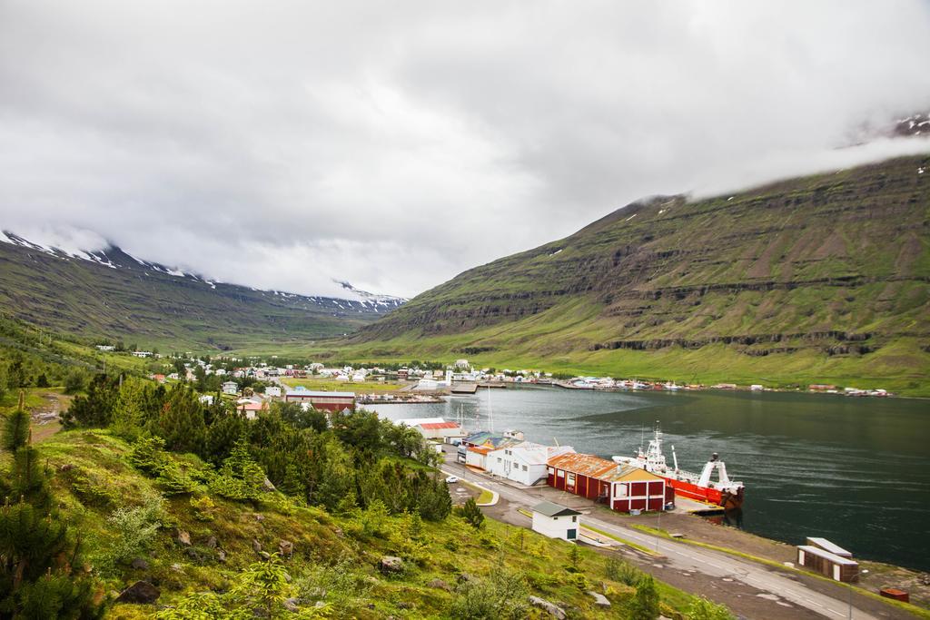 Hafaldan Hi Hostel - Harbour Building Seydisfjordur Экстерьер фото